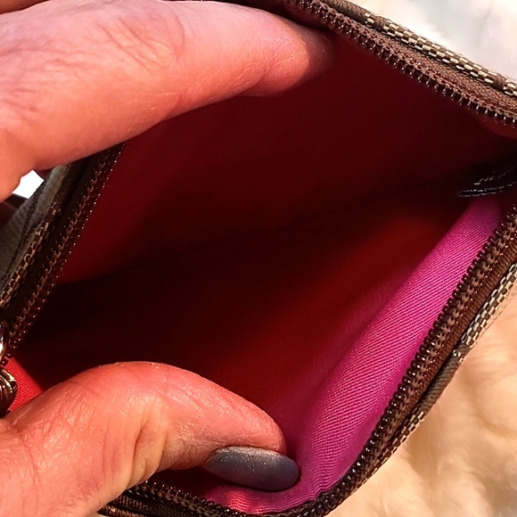 Coach wristlet - Picture 5 of 9